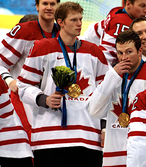 Illustration: Advanced Passing Drills: Saucer Passes and One-Touch Circles