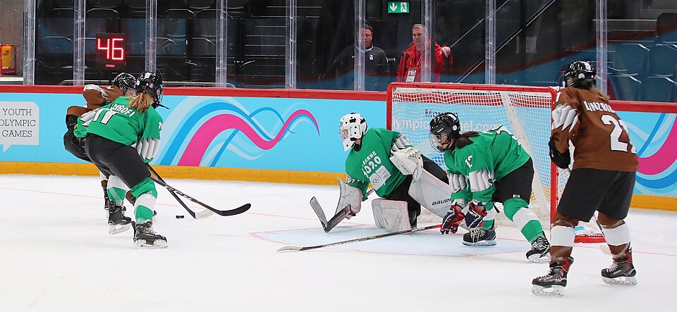 Illustration: Age-Appropriate Hockey Drills by Age Group