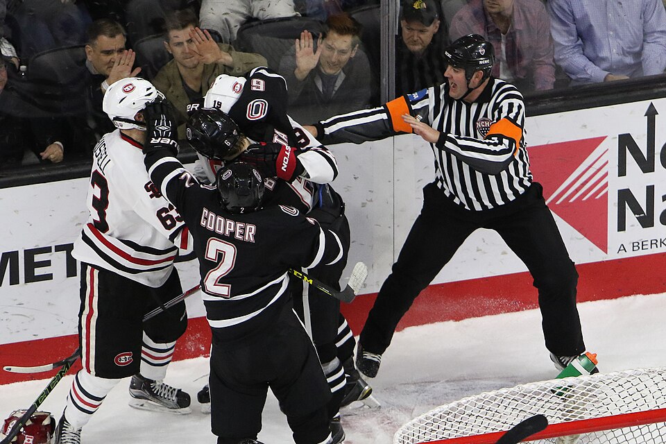 Illustration: How Do Modern Hockey Formations Work?