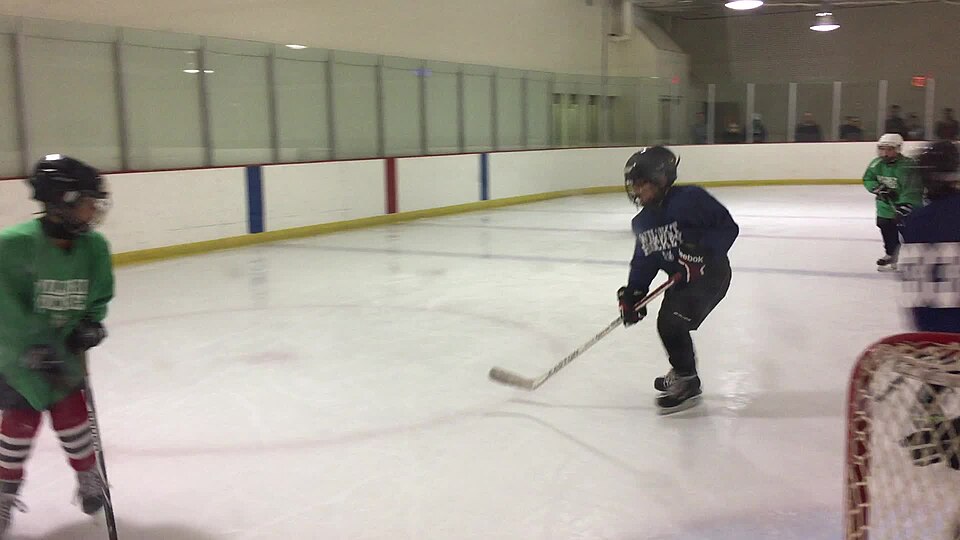 Illustration: How to Size Hockey Skates: The 1-1.5 Size Rule and Brand Differences