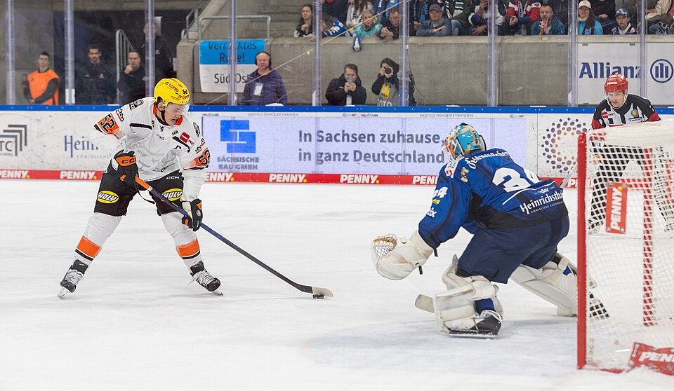 Illustration: Ice Hockey Penalty Shots: Rules and Techniques